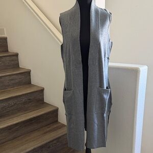 NWT Sleeveless Open Front Long Grey Knit Vest with Pockets
